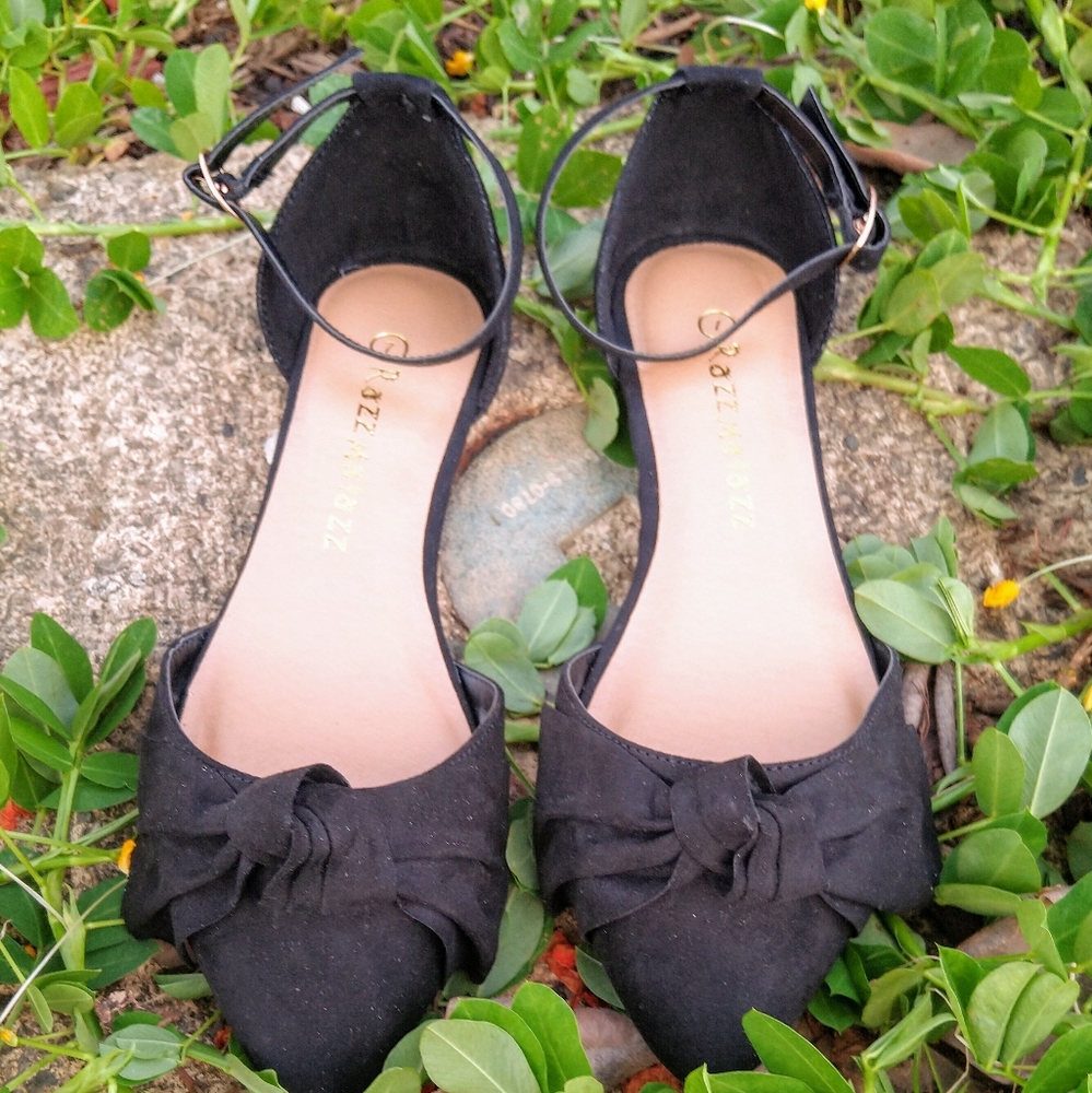 Shoes - Picture 2 of 8
